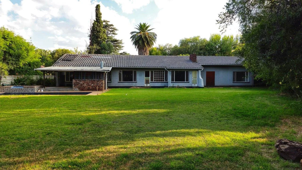 5 Bedroom House for sale in Vaalpark