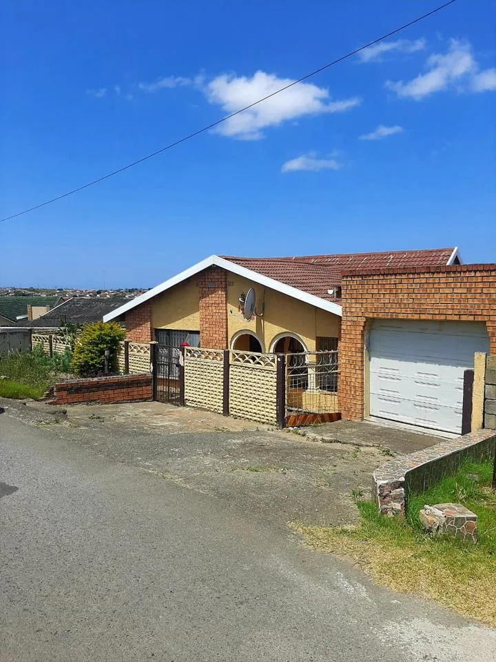 6 Bedroom House for sale in Mdantsane Nu 13