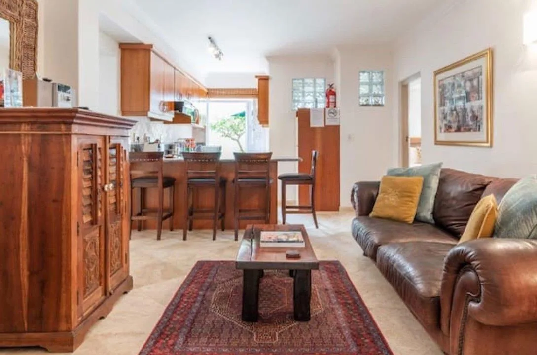 2 Bedroom Apartment / flat to rent in Bantry Bay