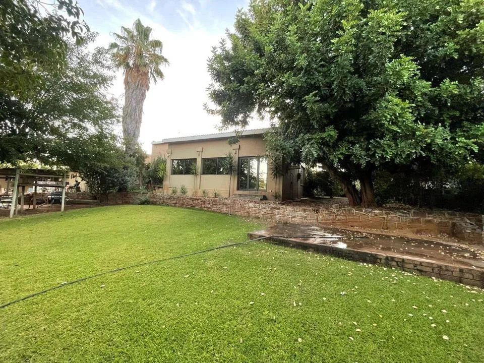 4 Bedroom House for sale in Kuruman