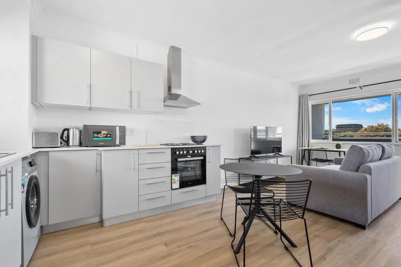 0.5 Bedroom Apartment / flat to rent in Rondebosch