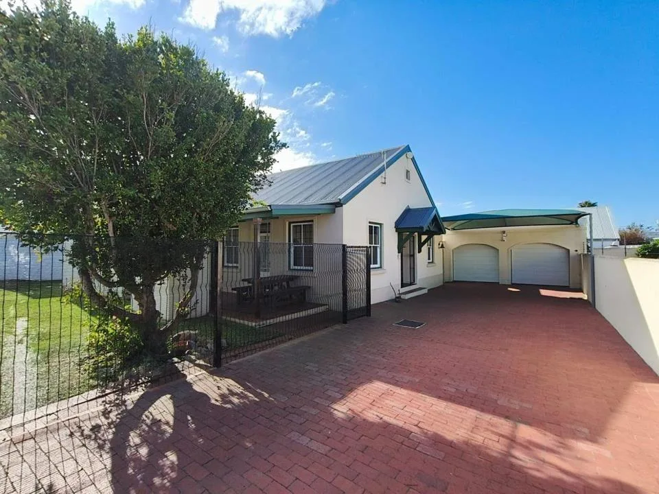 4 Bedroom House to rent in Westcliff
