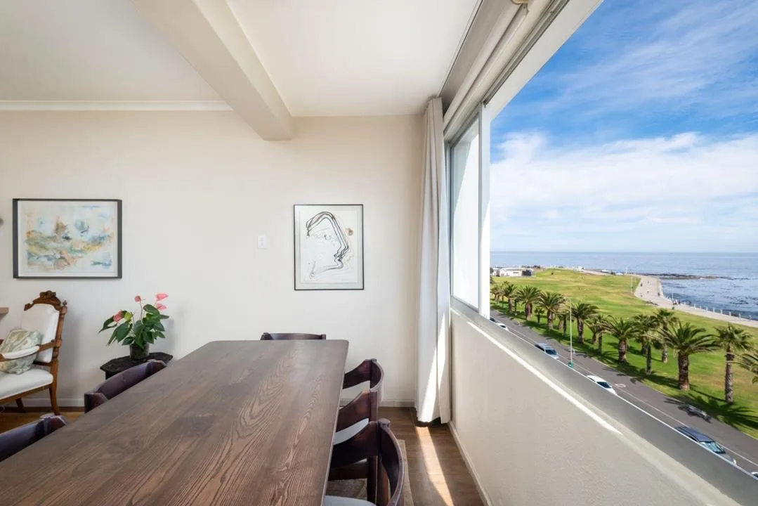 2 Bedroom Apartment / flat to rent in Mouille Point