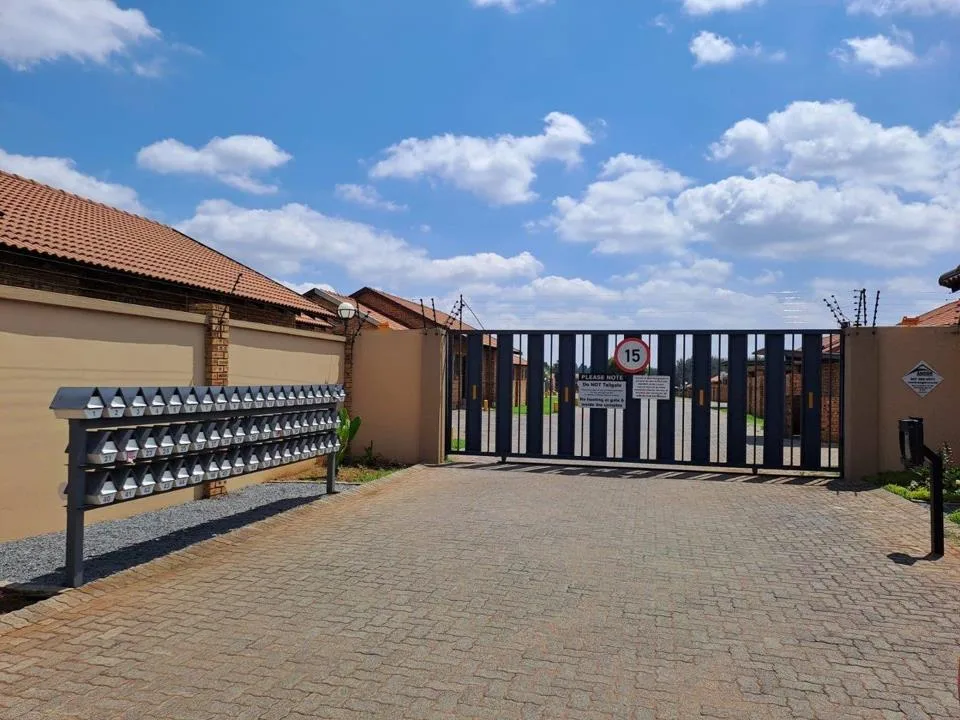 2 Bedroom Apartment / flat to rent in Meyerton South