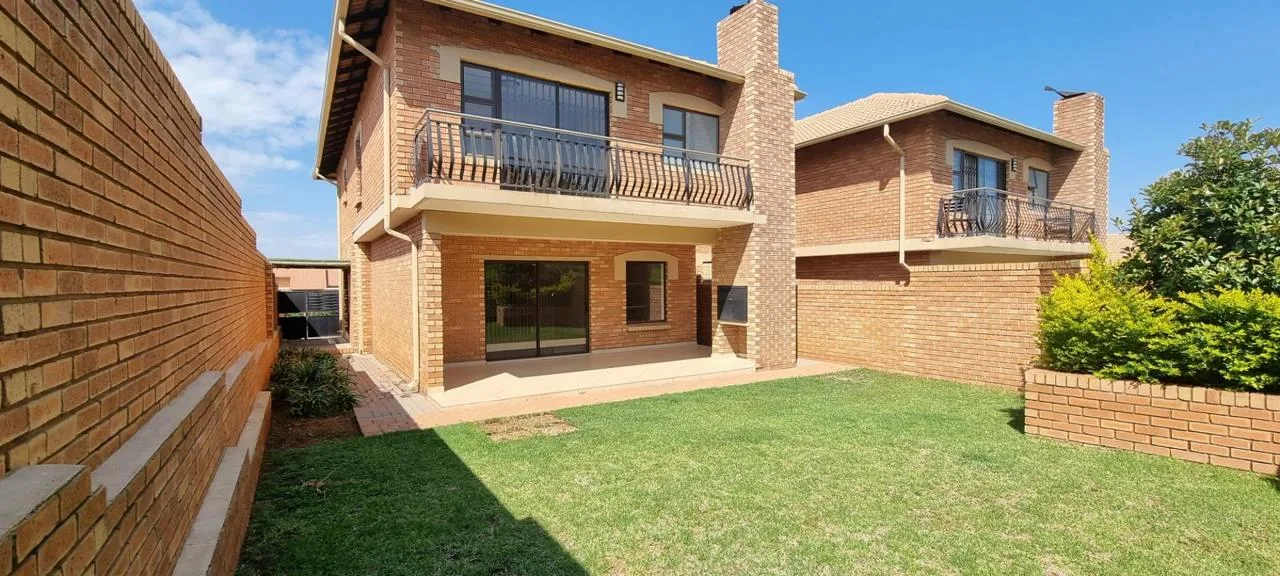 3 Bedroom Townhouse to rent in Olympus AH