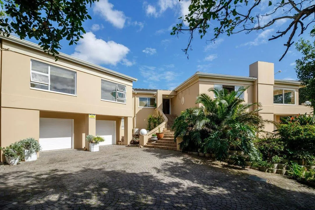 6 Bedroom House for sale in West Bank