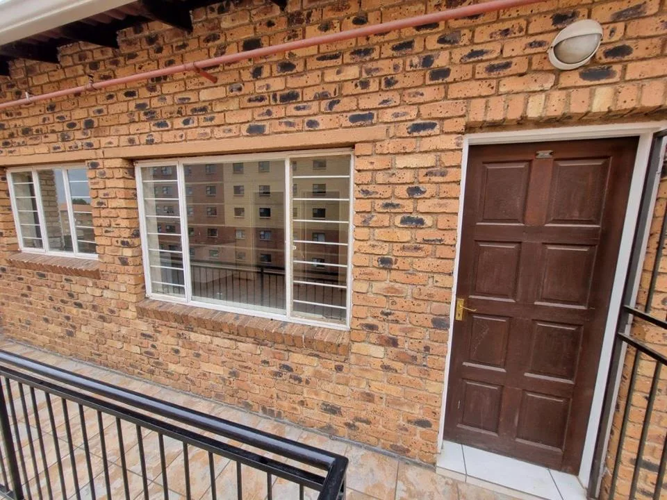 2 Bedroom Apartment / flat to rent in Kempton Park Central