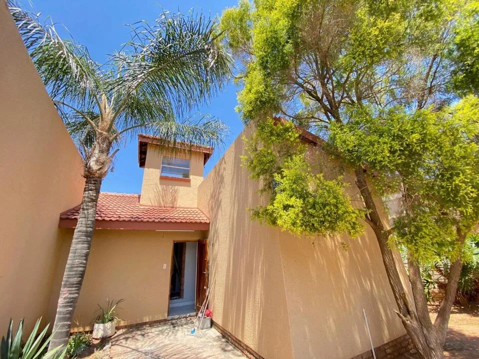 House to rent in Flora Park