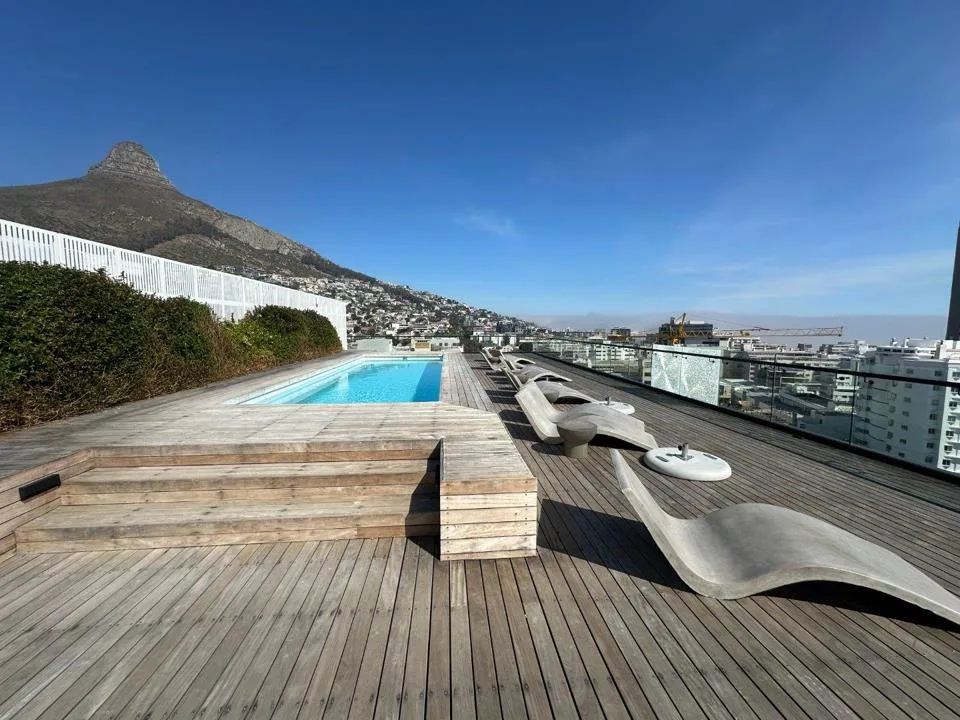 0.5 Bedroom Apartment / flat to rent in Sea Point