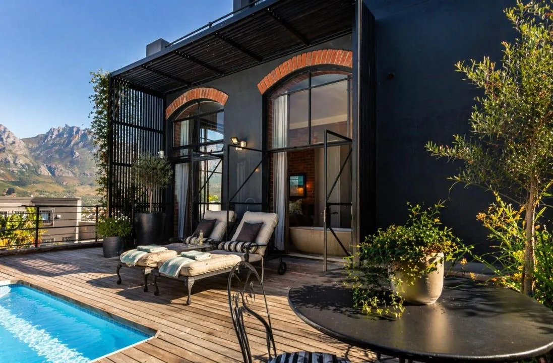 2 Bedroom Apartment / flat to rent in Tamboerskloof