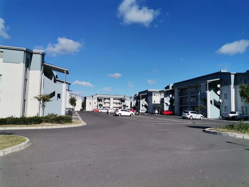 2 Bedroom Apartment / flat to rent in Milnerton Central