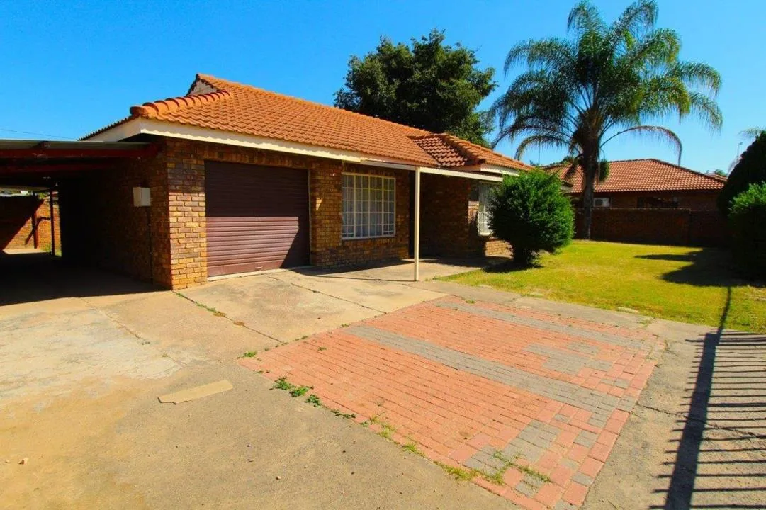 3 Bedroom House for sale in Modimolle
