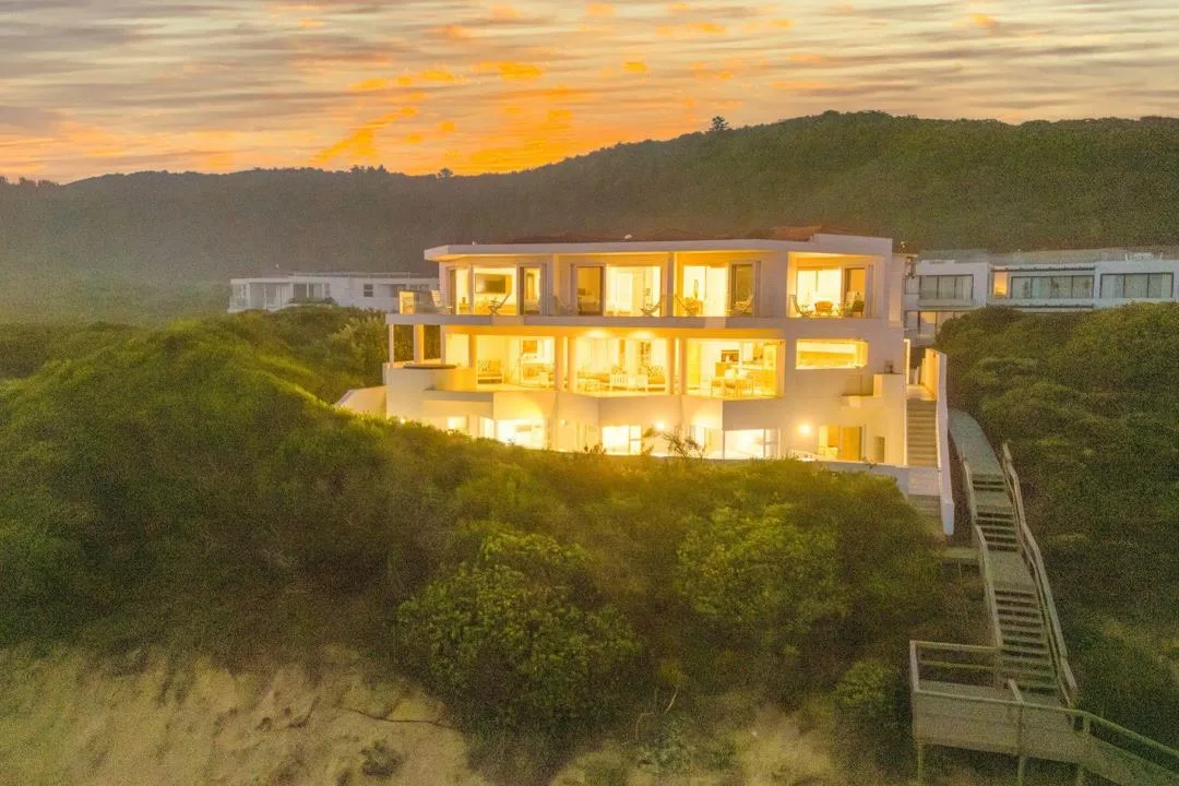 7 Bedroom House to rent in Keurboomstrand