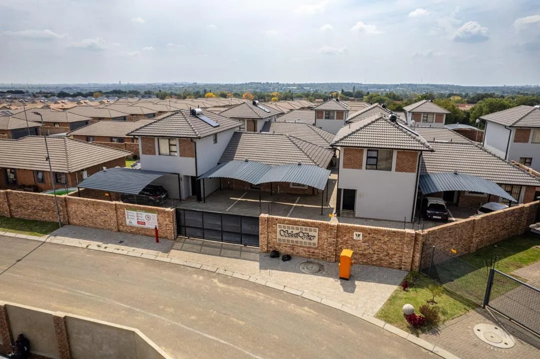 2 Bedroom Townhouse to rent in Secunda Central