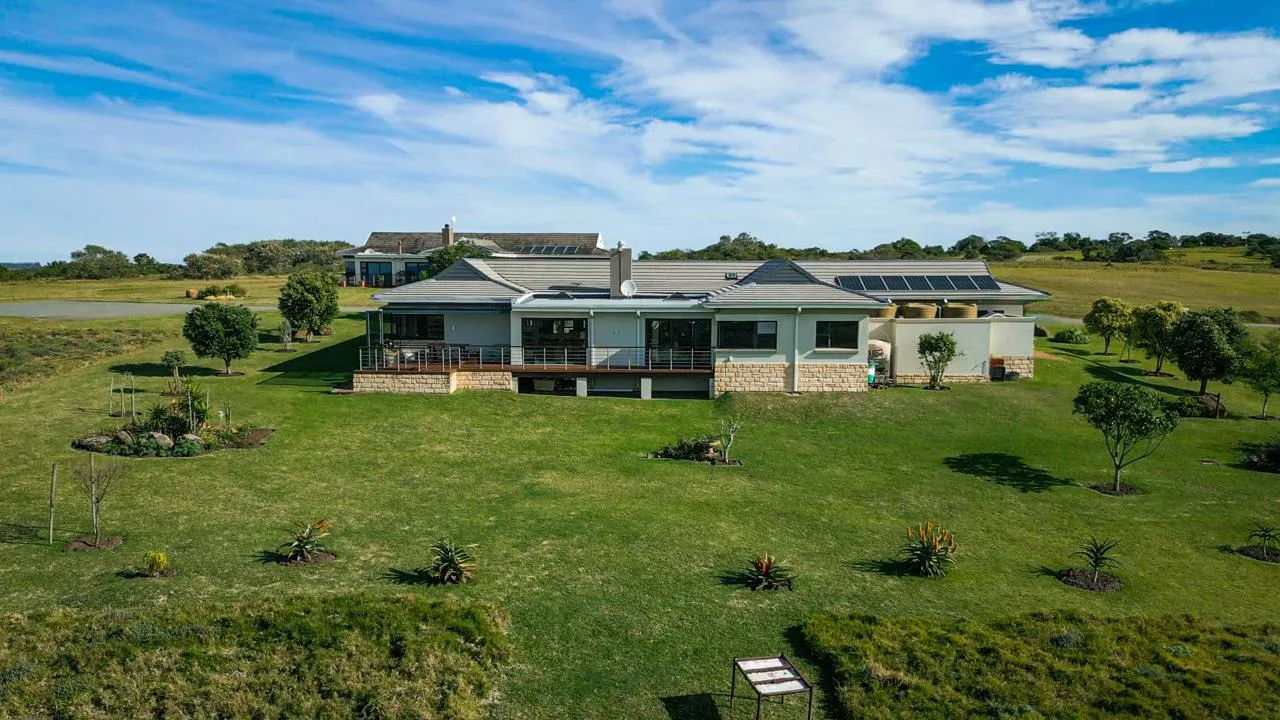 4 Bedroom House for sale in Cypraea Sands Estate