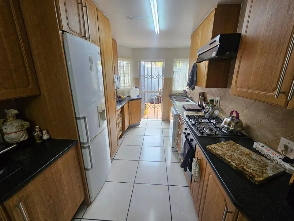 3 Bedroom Townhouse for sale in Sasolburg Central