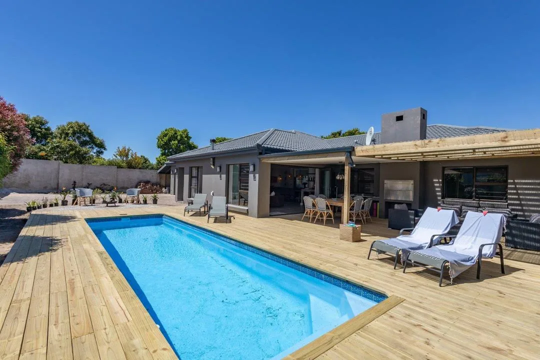4 Bedroom House to rent in Seaside Longships
