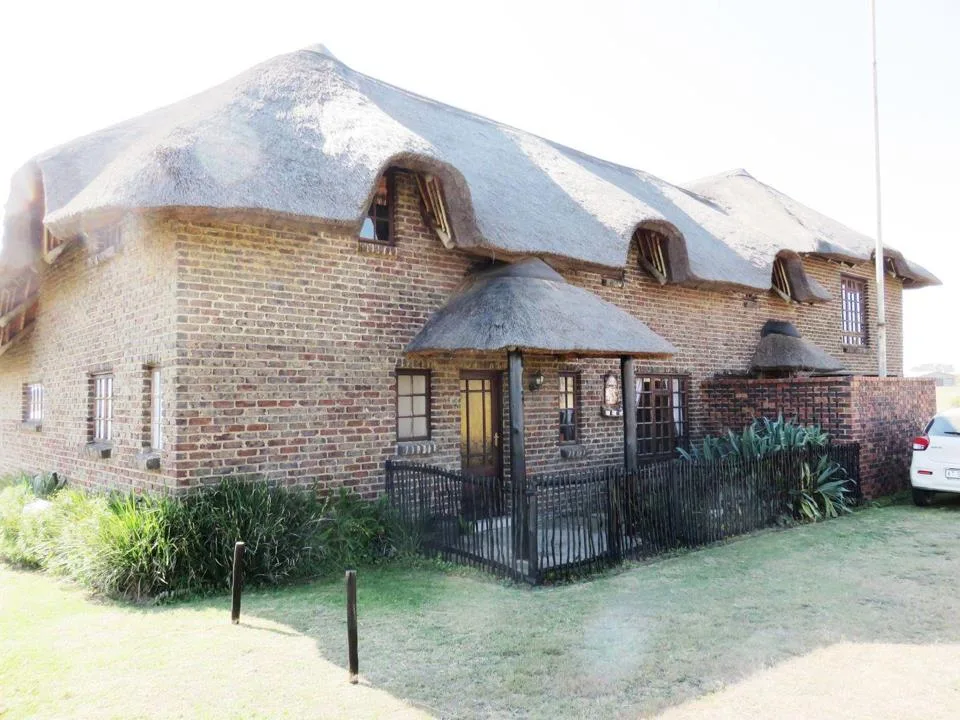 6 Bedroom House for sale in Oranjeville
