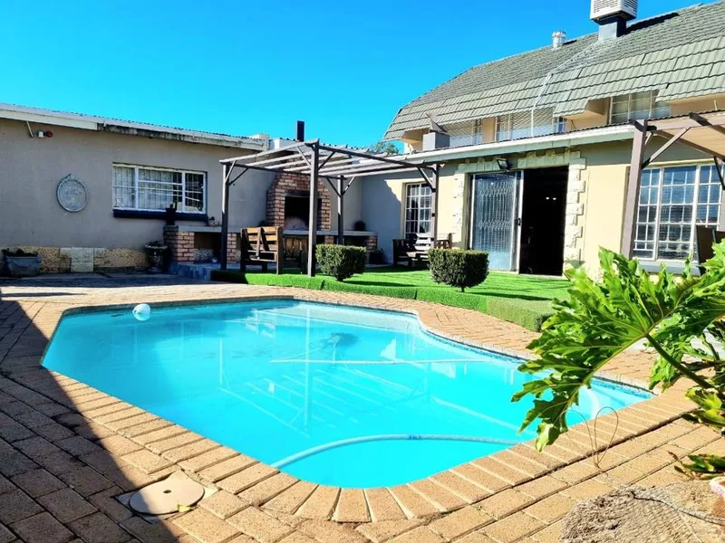 4 Bedroom House for sale in Rhodesdene