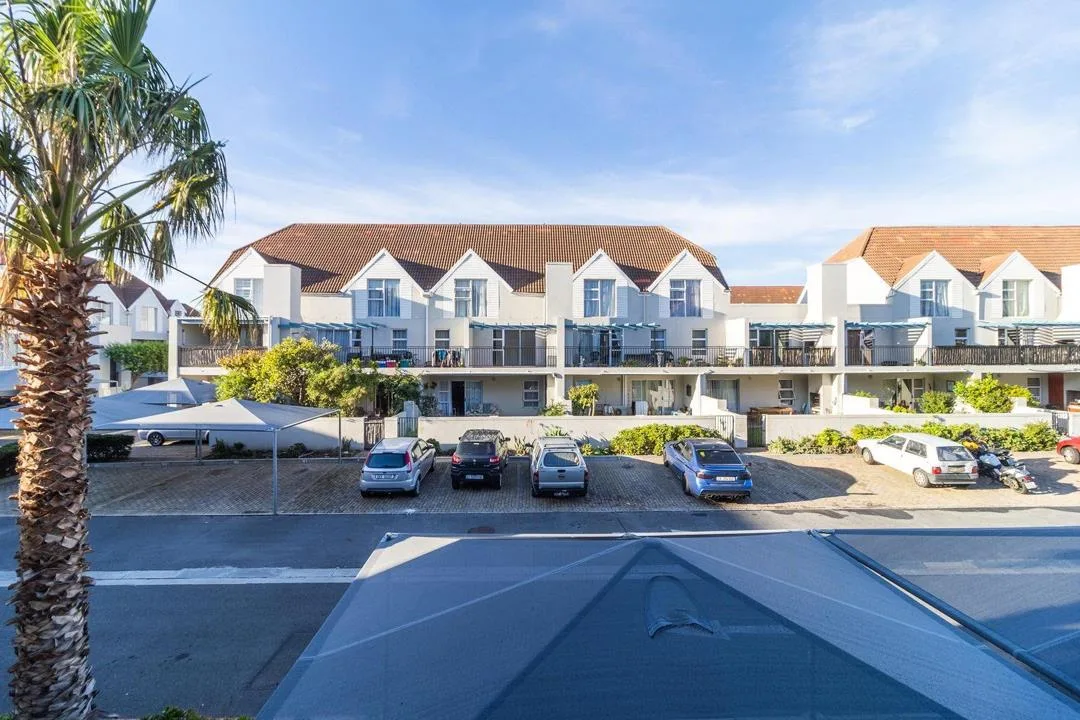 2 Bedroom Apartment / flat to rent in Gordons Bay Central