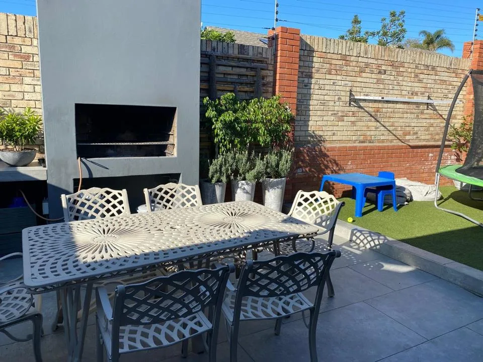 3 Bedroom Townhouse to rent in Beacon Bay