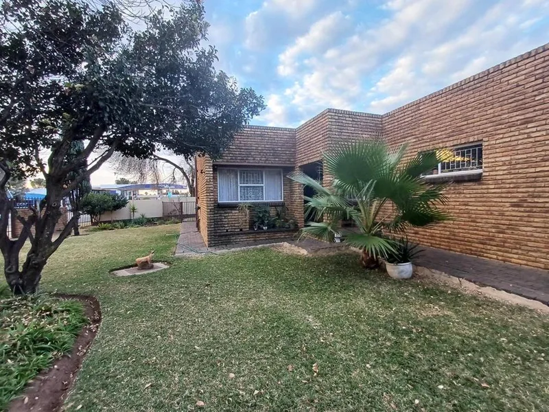 3 Bedroom Townhouse for sale in Neserhof