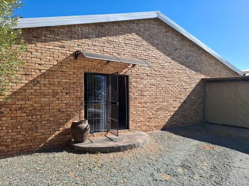 4 Bedroom House for sale in Ritchie