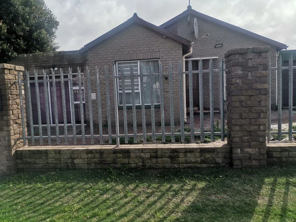 4 Bedroom House to rent in Saldanha Central