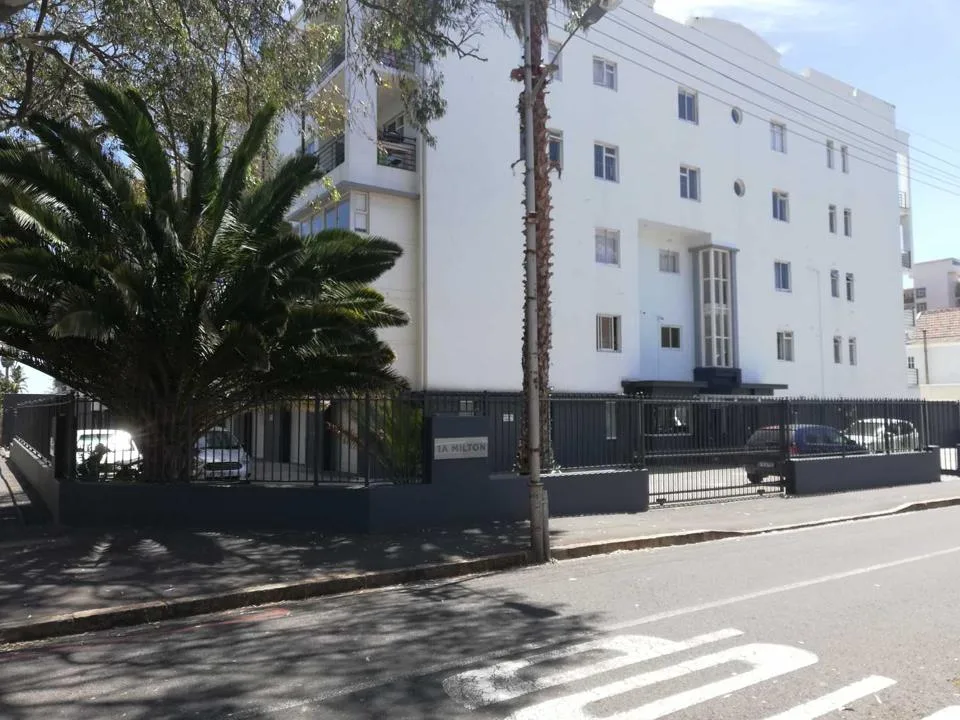 3 Bedroom Apartment / flat to rent in Sea Point