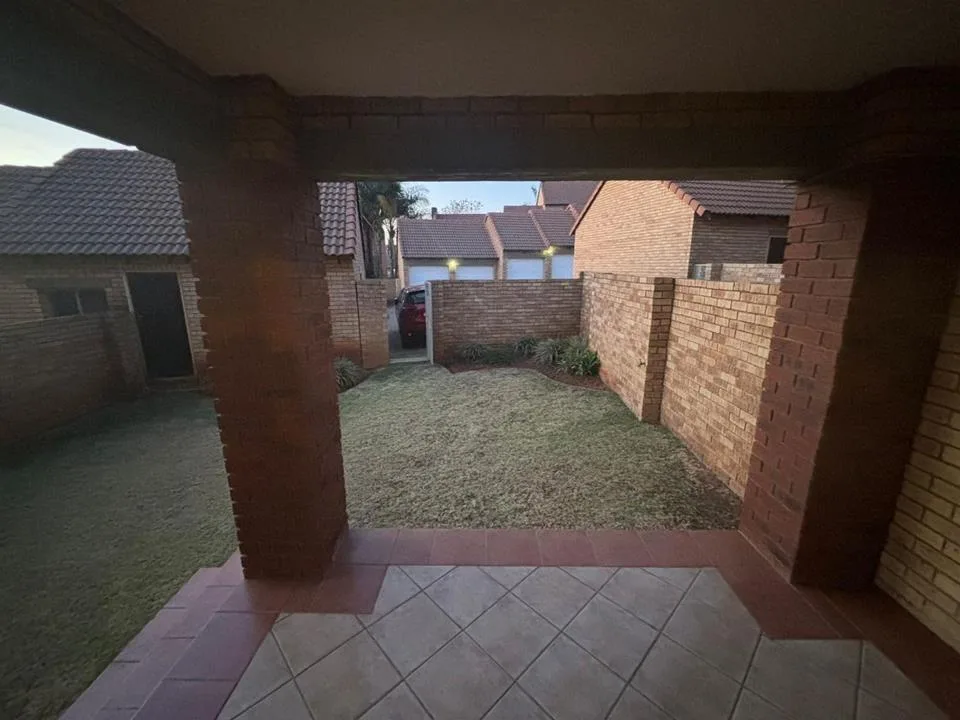 2 Bedroom Townhouse to rent in Mooikloof Ridge