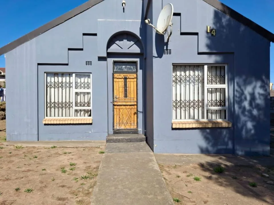 3 Bedroom House for sale in Mbuqu