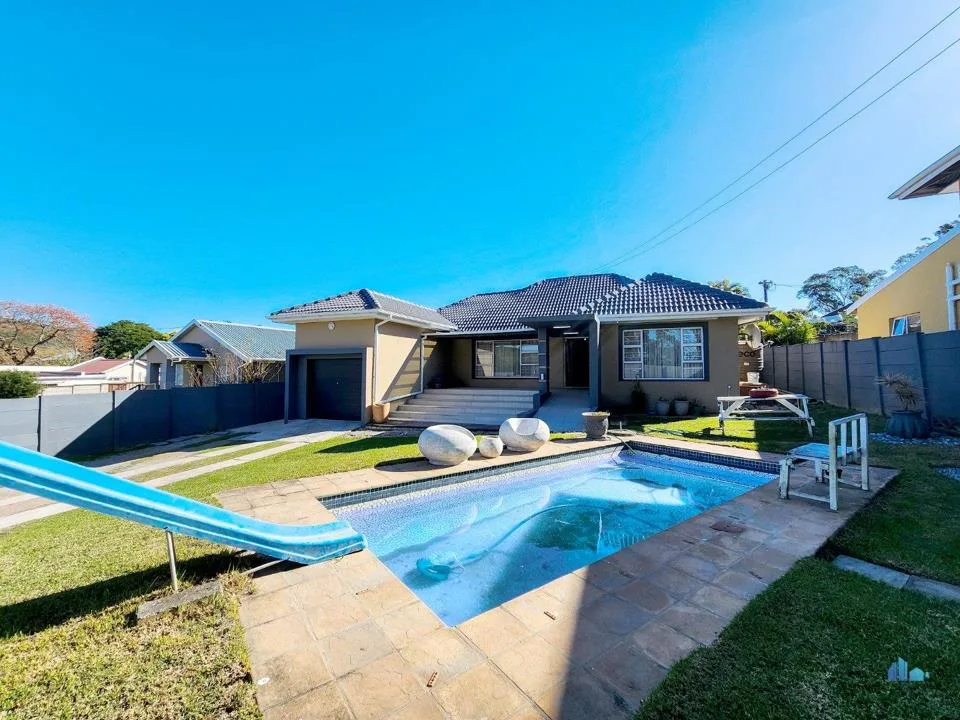 4 Bedroom House for sale in Abbotsford