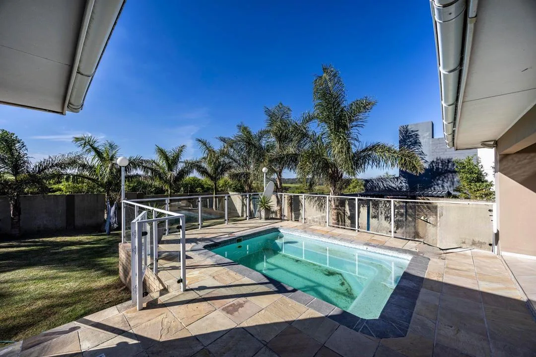 4 Bedroom House for sale in Sunrise On Sea