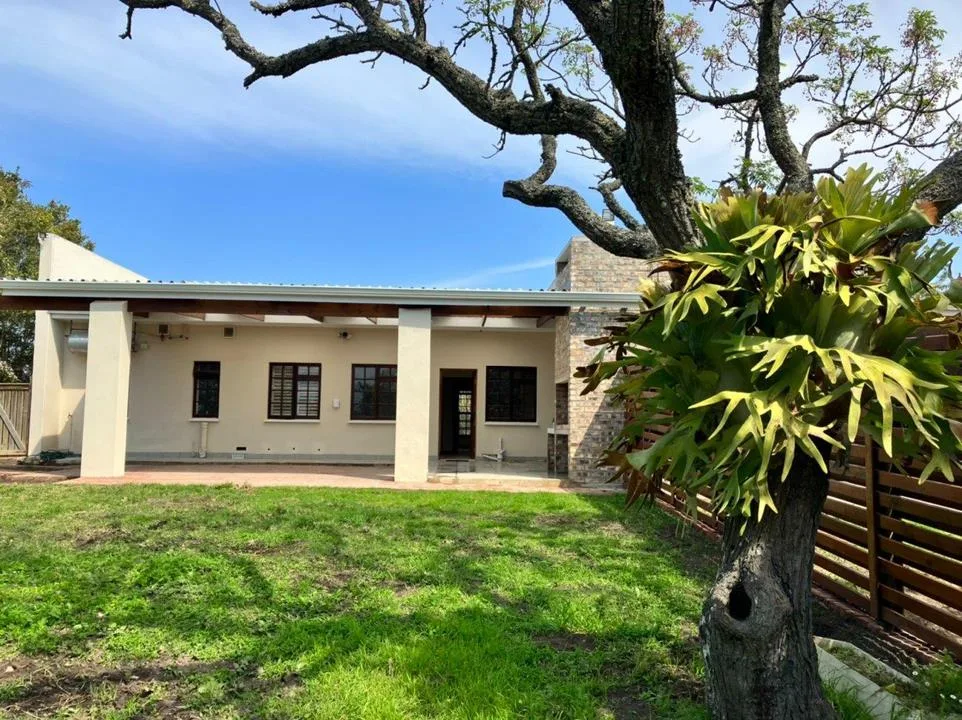 2 Bedroom House to rent in Hoekwil