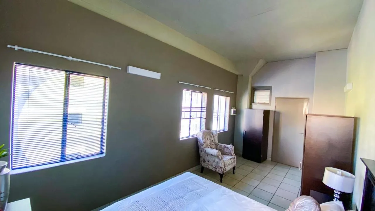 0.5 Bedroom Apartment / flat to rent in New Doornfontein