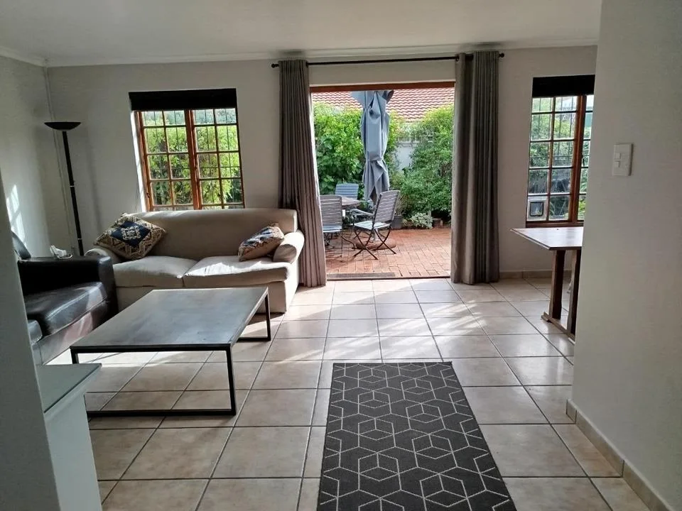 2 Bedroom Townhouse to rent in Table View