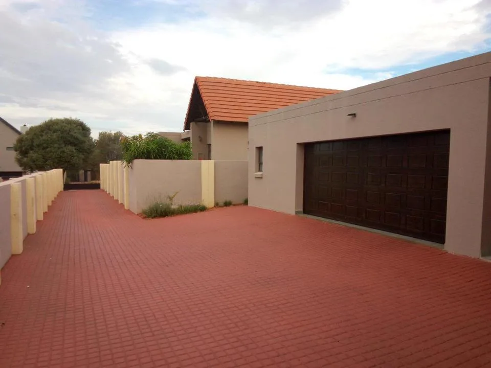4 Bedroom House for sale in Leloko Lifestyle & Eco Estate