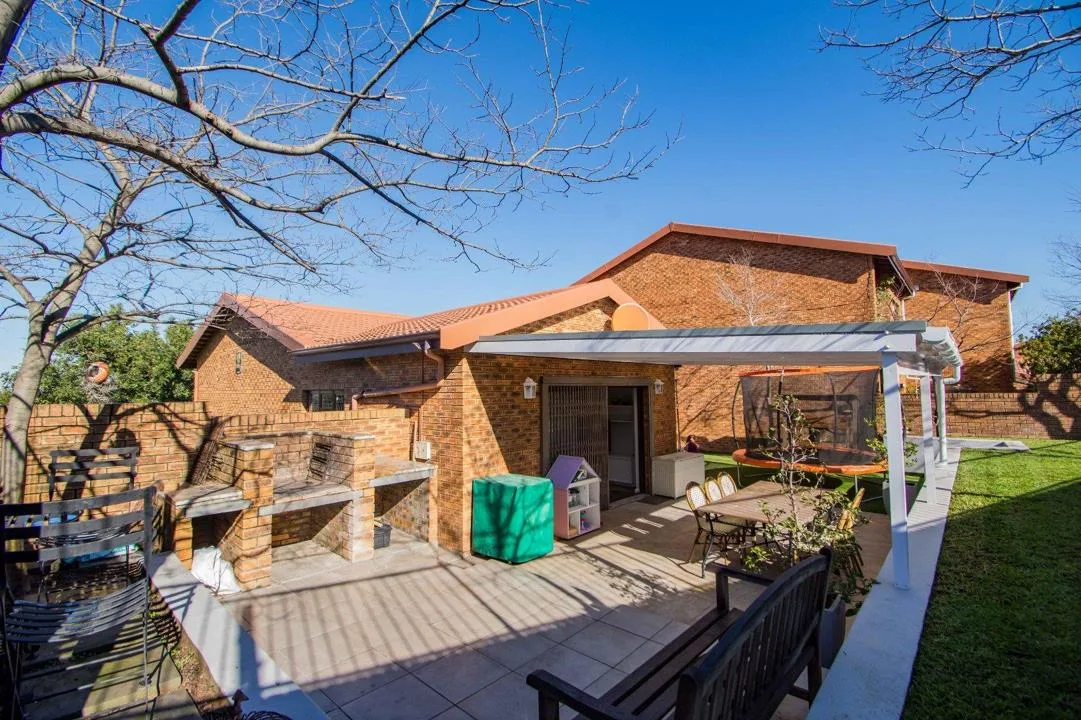 3 Bedroom Townhouse to rent in Die Wingerd
