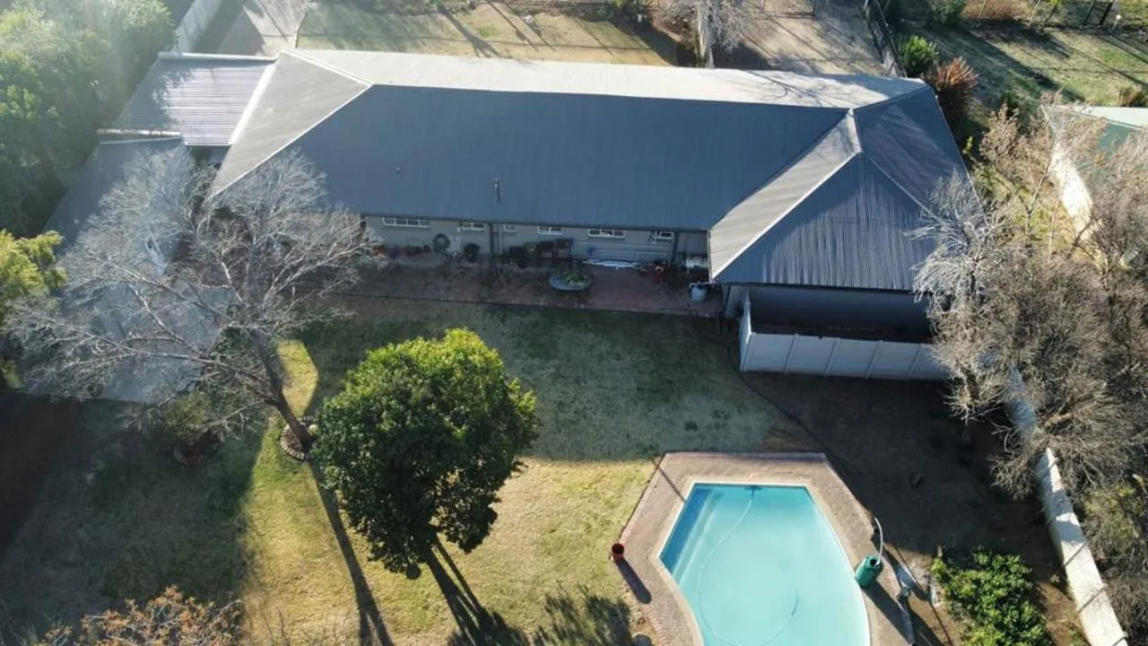 3 Bedroom House for sale in Bayswater