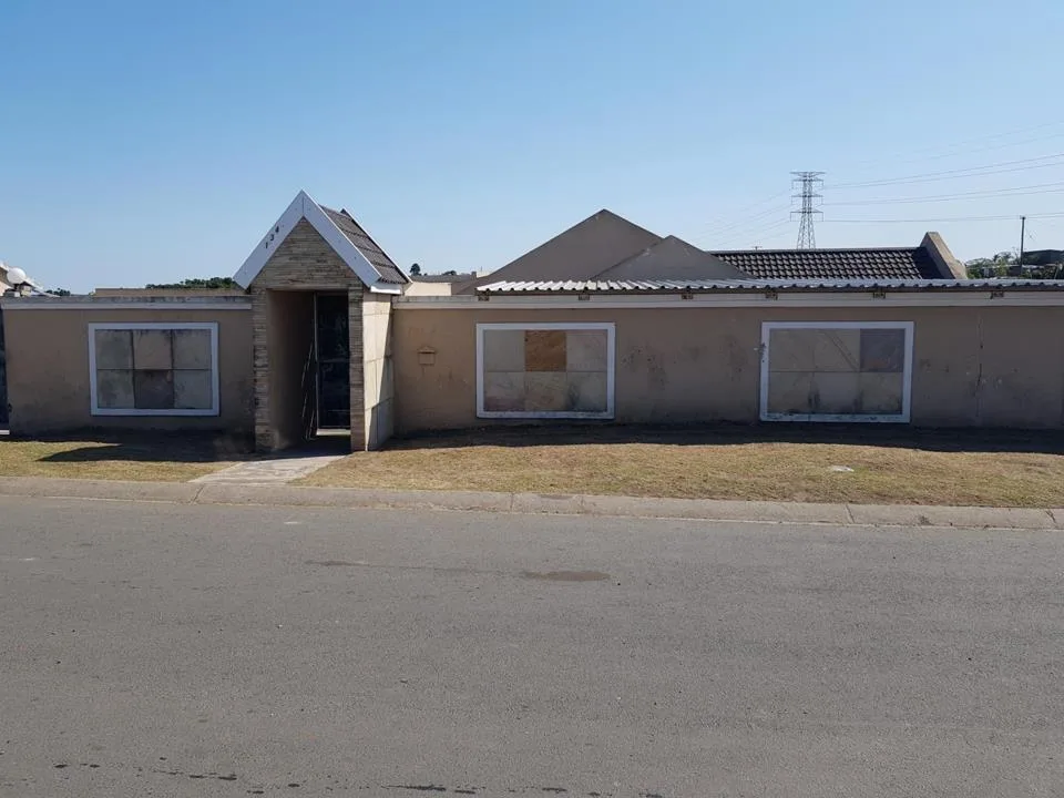 4 Bedroom House for sale in Buffalo Flats