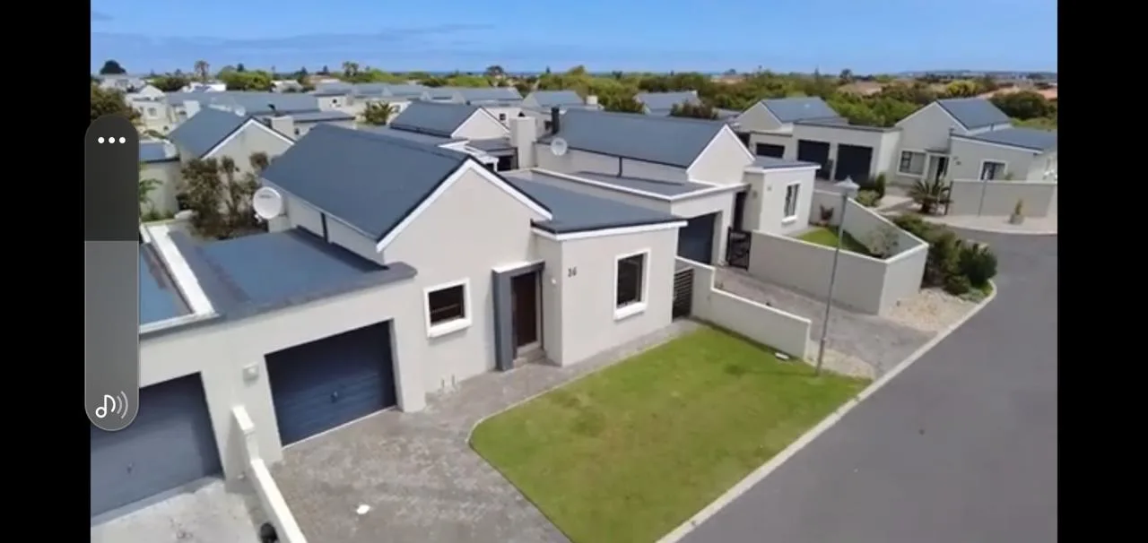 2 Bedroom House to rent in Sandbaai
