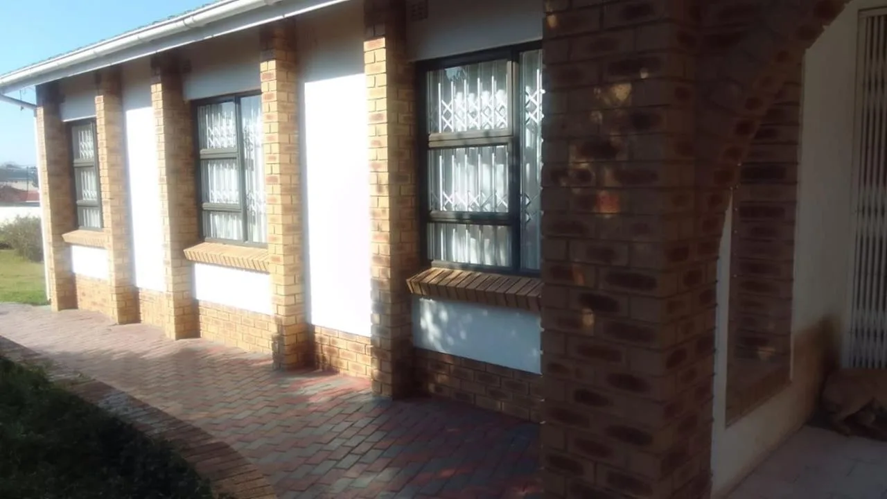 3 Bedroom House for sale in Southernwood
