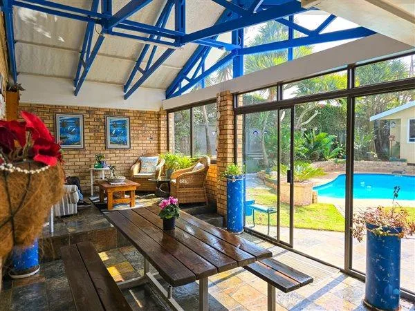 4 Bedroom House for sale in Gonubie