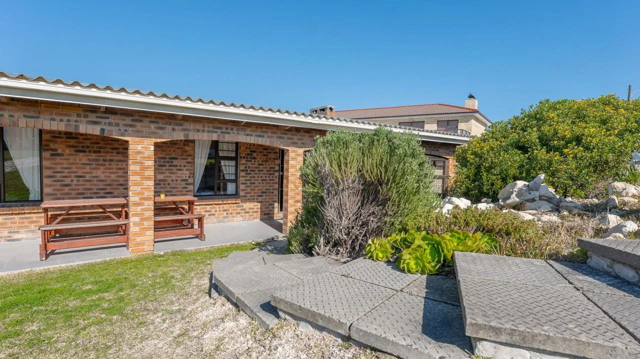 3 Bedroom House to rent in Struisbaai