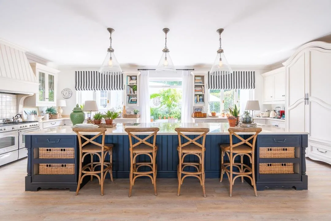 7 Bedroom House to rent in Constantia