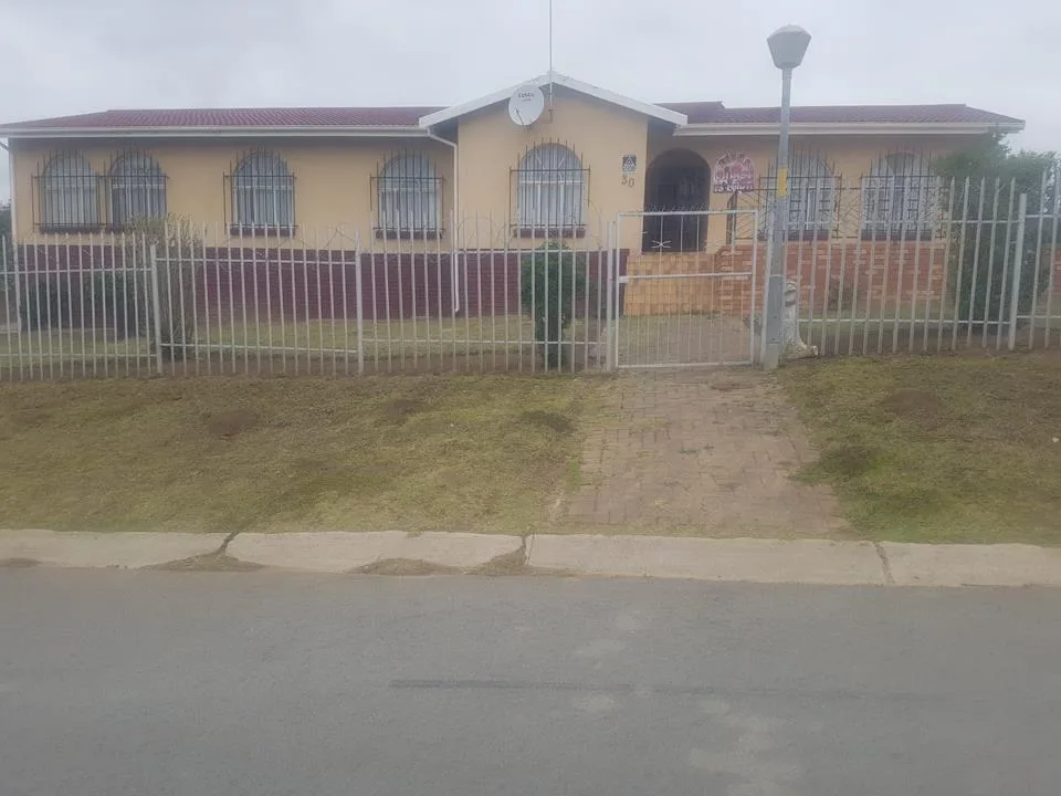 4 Bedroom House for sale in West Bank