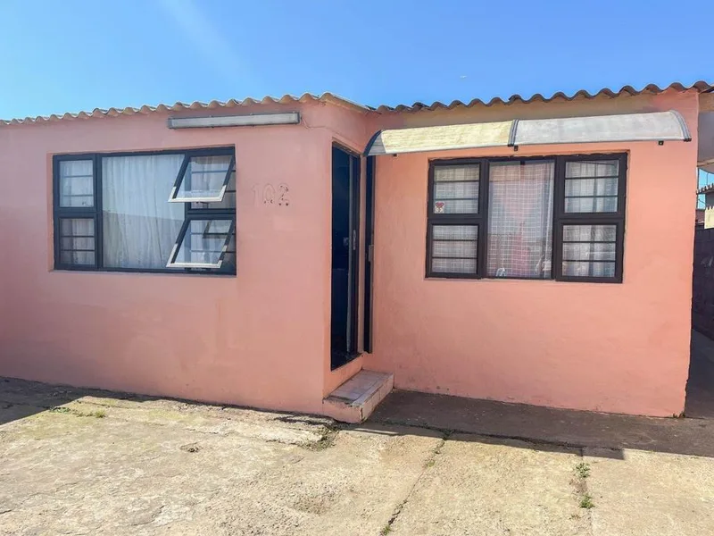 3 Bedroom House for sale in Buffalo Flats