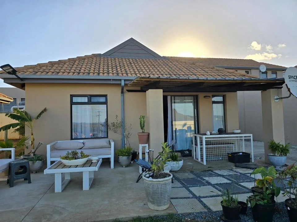 2 Bedroom House for sale in Kidds Beach
