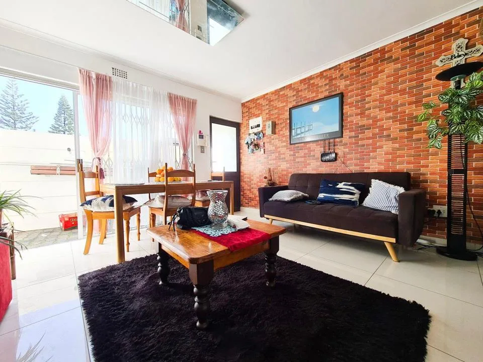 2.5 Bedroom Apartment / flat to rent in Bloubergrant