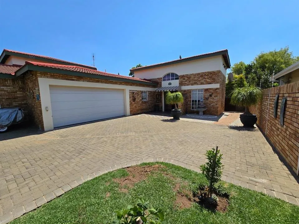 3 Bedroom House for sale in Pentagon Park